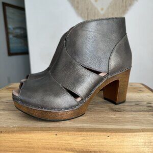 Dansko Delphina Bronze Leather Open Toe Inner Zip Platform Heeled Ankle Bootie